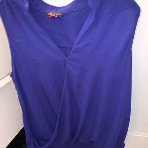 Small Vince camuto blouse NEVER WORN